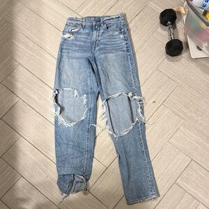 American Eagle Outfitters Light Blue Distressed Boyfriend Jeans